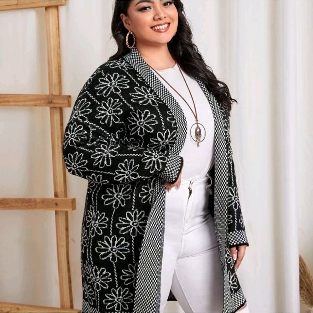 PlusβFloral PatternΒ DropβShoulder Open Front Cardigan